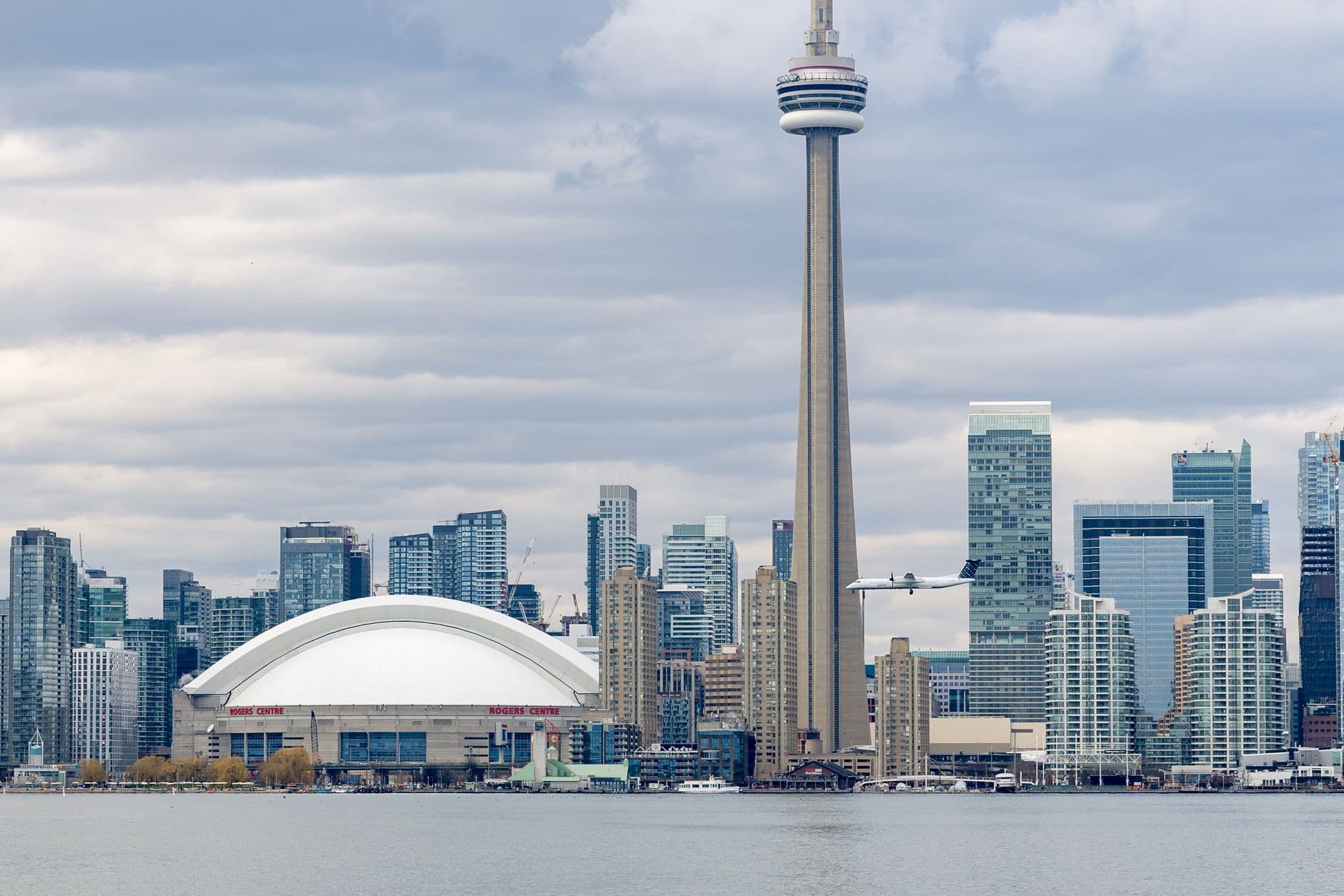 Nicotine Pouches Import to Canada: Why This Is a Narrow Market, Not an Open One